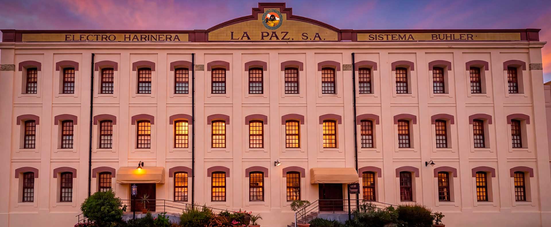 Edificio fábrica de harina convertido en hotel.